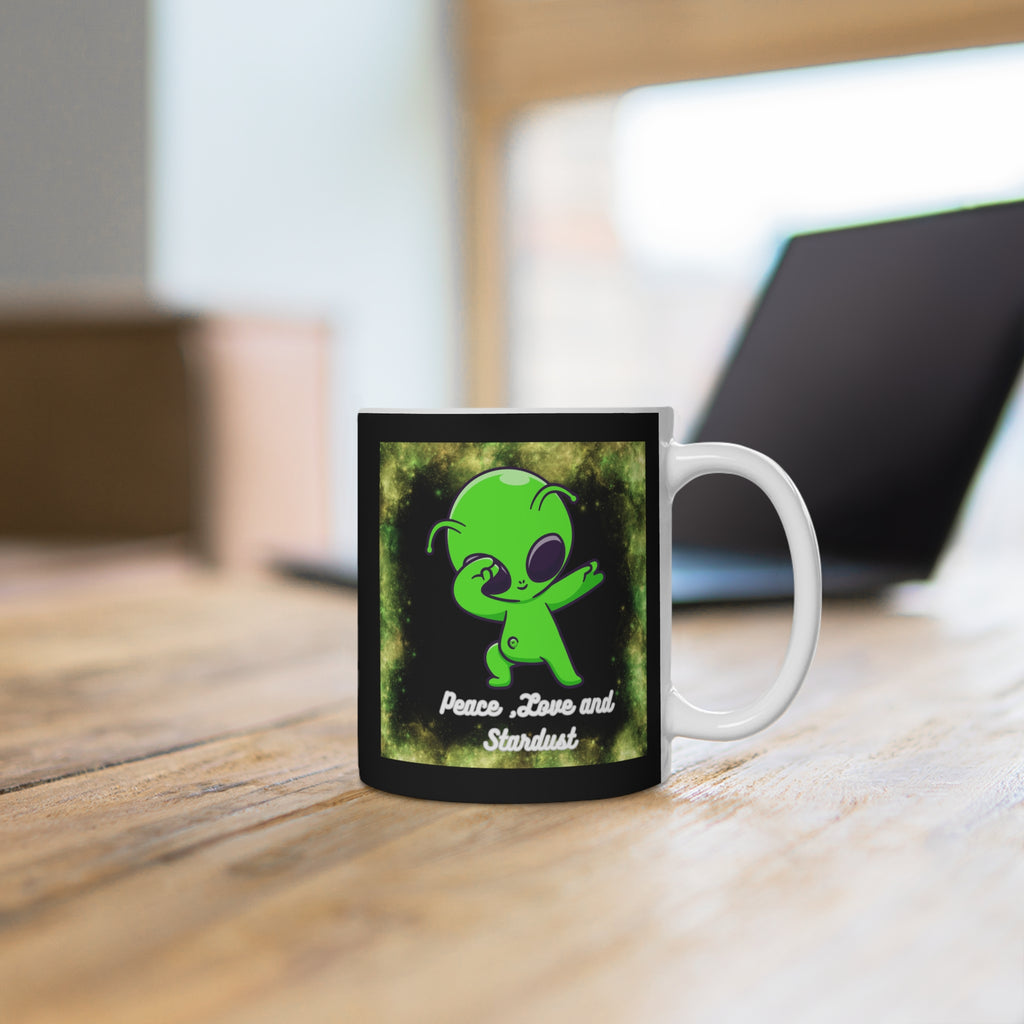 "Peace Love & Stardust" Tanzender Alien Keramiktasse – Lustige Weltraum Geschenkidee